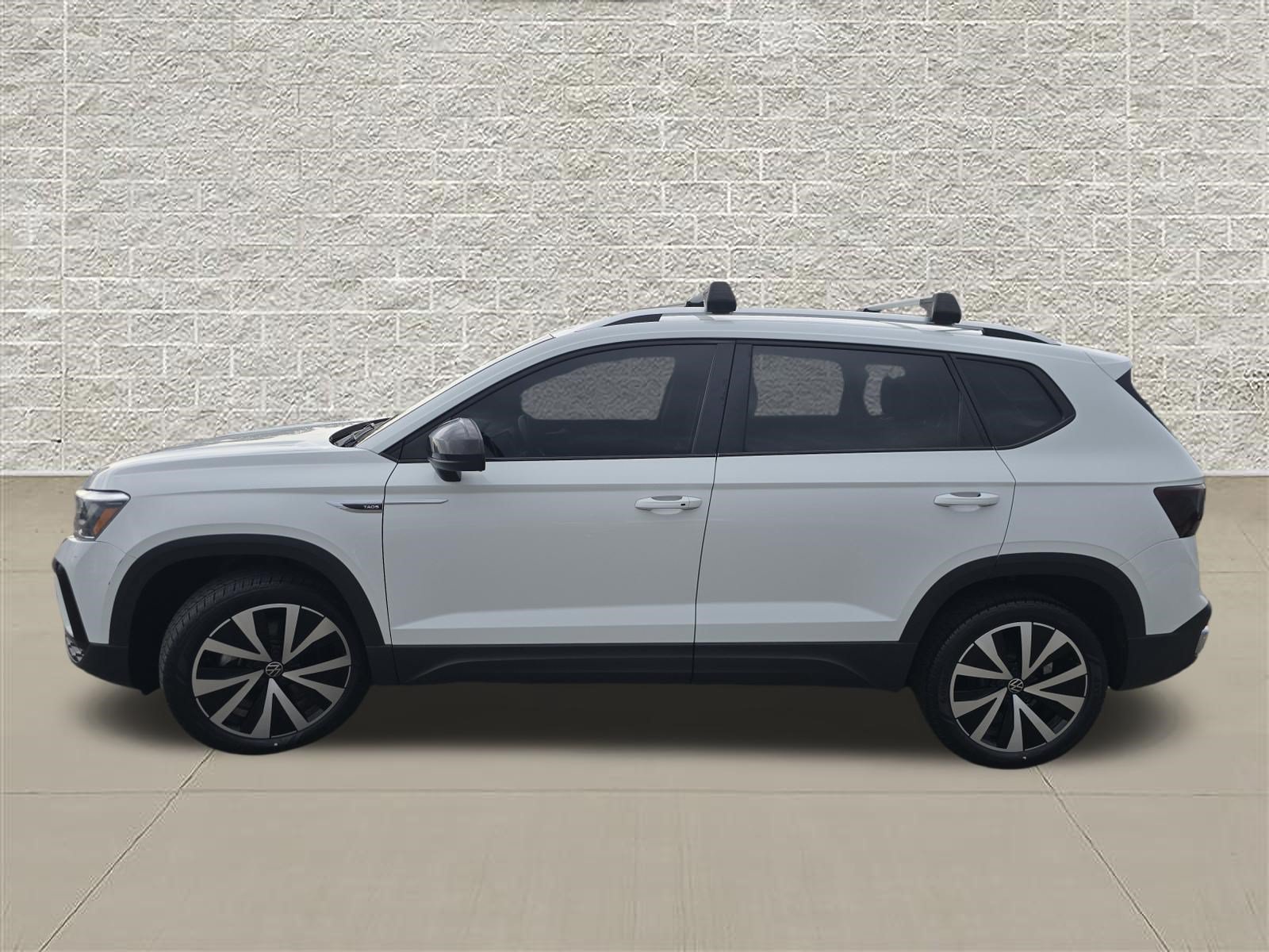 Used 2022 Volkswagen Taos SE FWD image 4