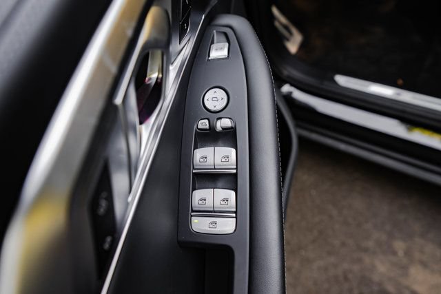 Used 2023 BMW XM AWD/4WD image 38