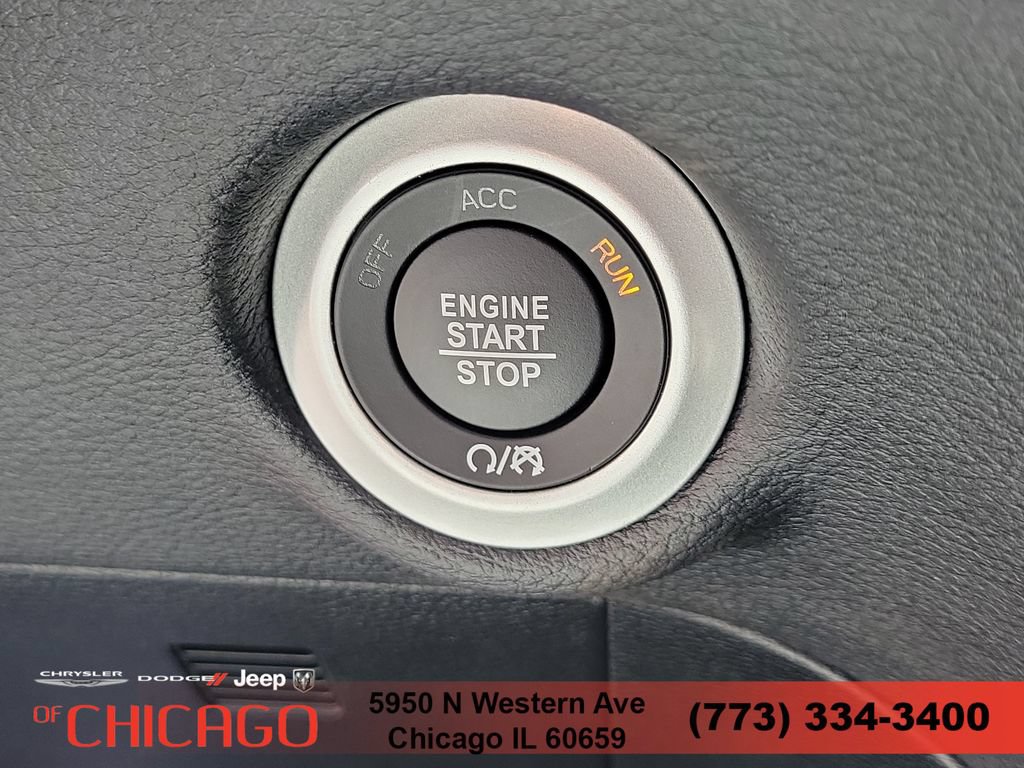 New 2027 Chrysler Pacifica Pinnacle w/ Theater Group AWD/4WD image 32