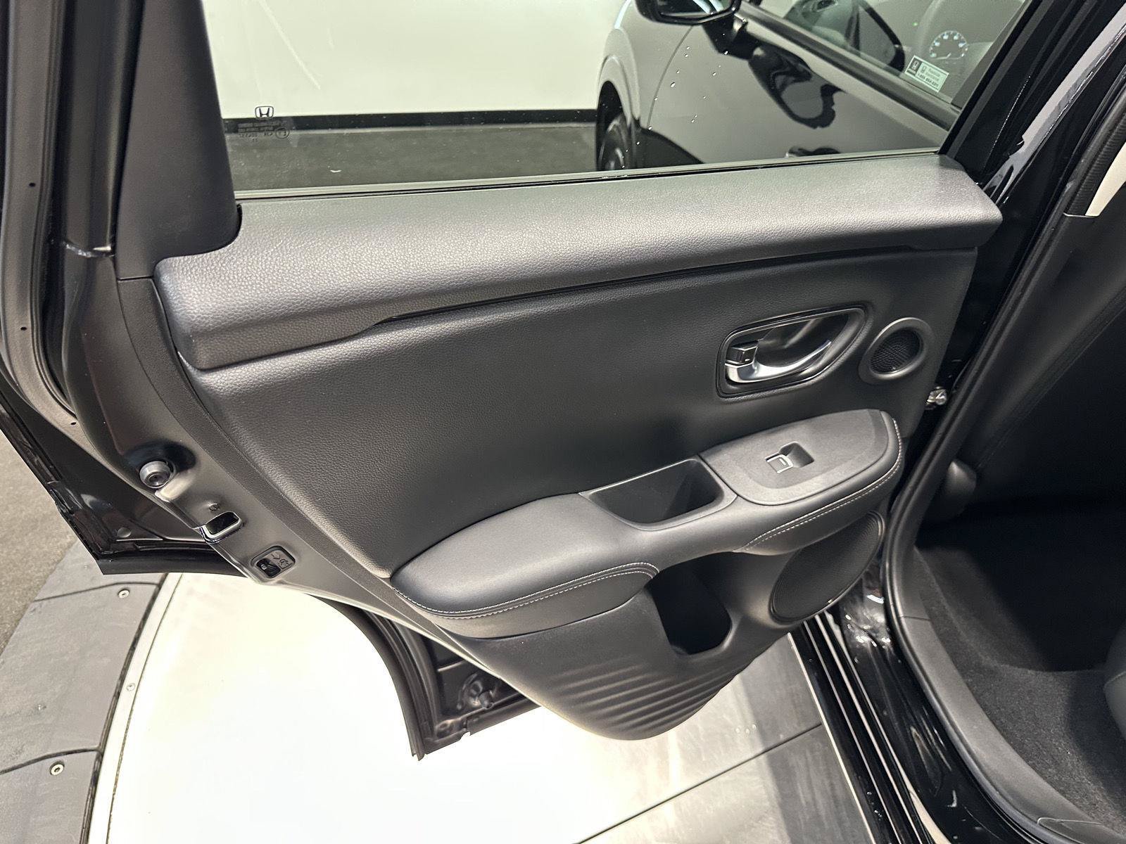 Certified 2024 Honda HR-V EX-L image 27