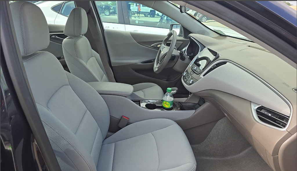 Used 2023 Chevrolet Malibu LS w/ Driver Confidence Package FWD image 9