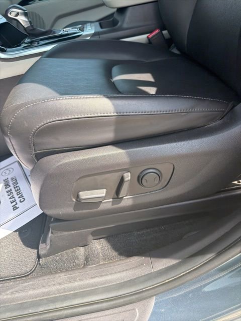 Used 2023 Kia Carnival EX image 30