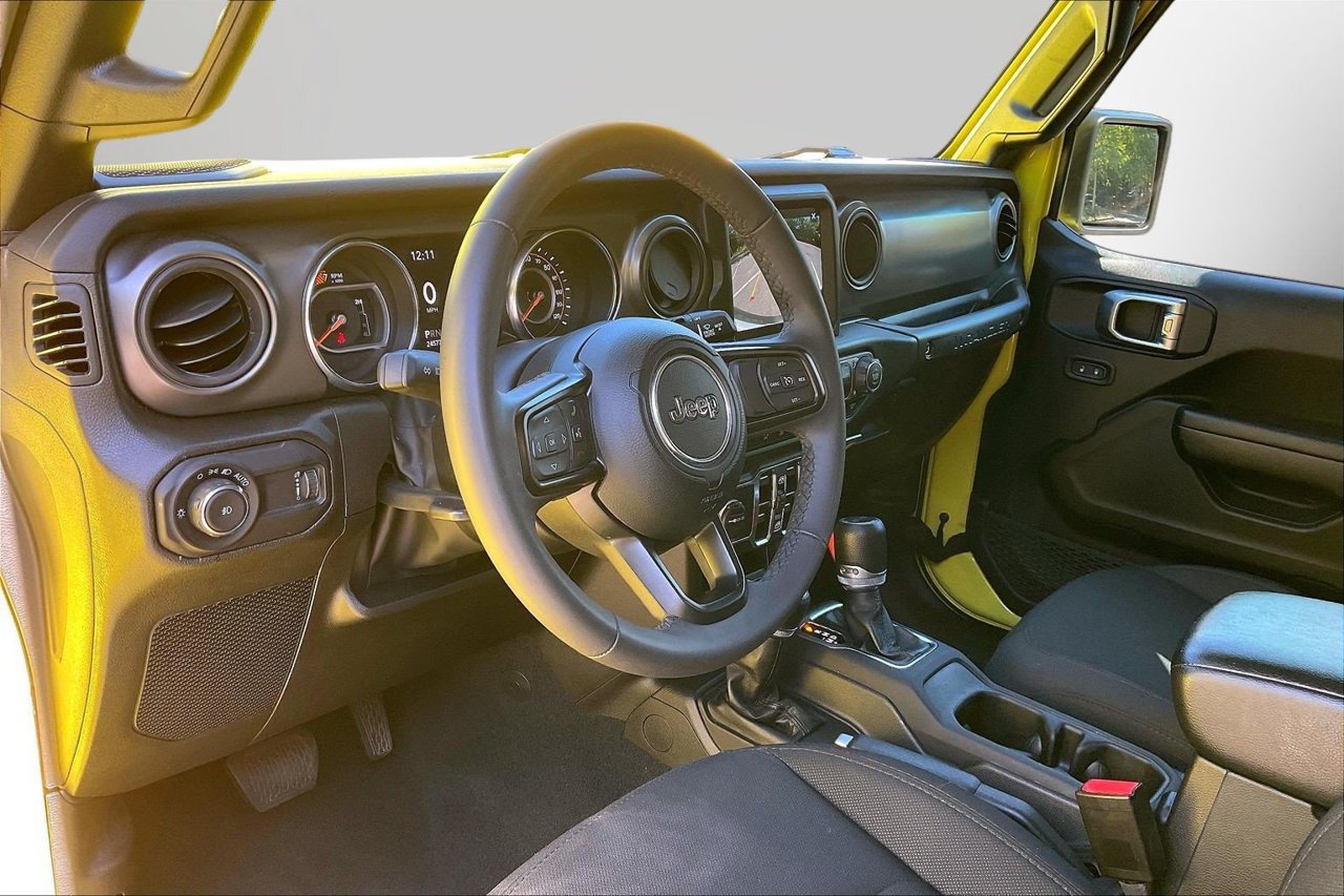 Used 2023 Jeep Wrangler Unlimited Sport AWD/4WD image 19