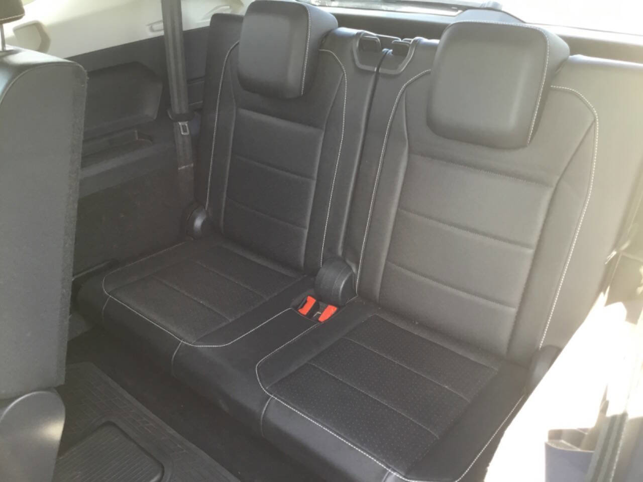 Used 2021 Volkswagen Tiguan SE image 6