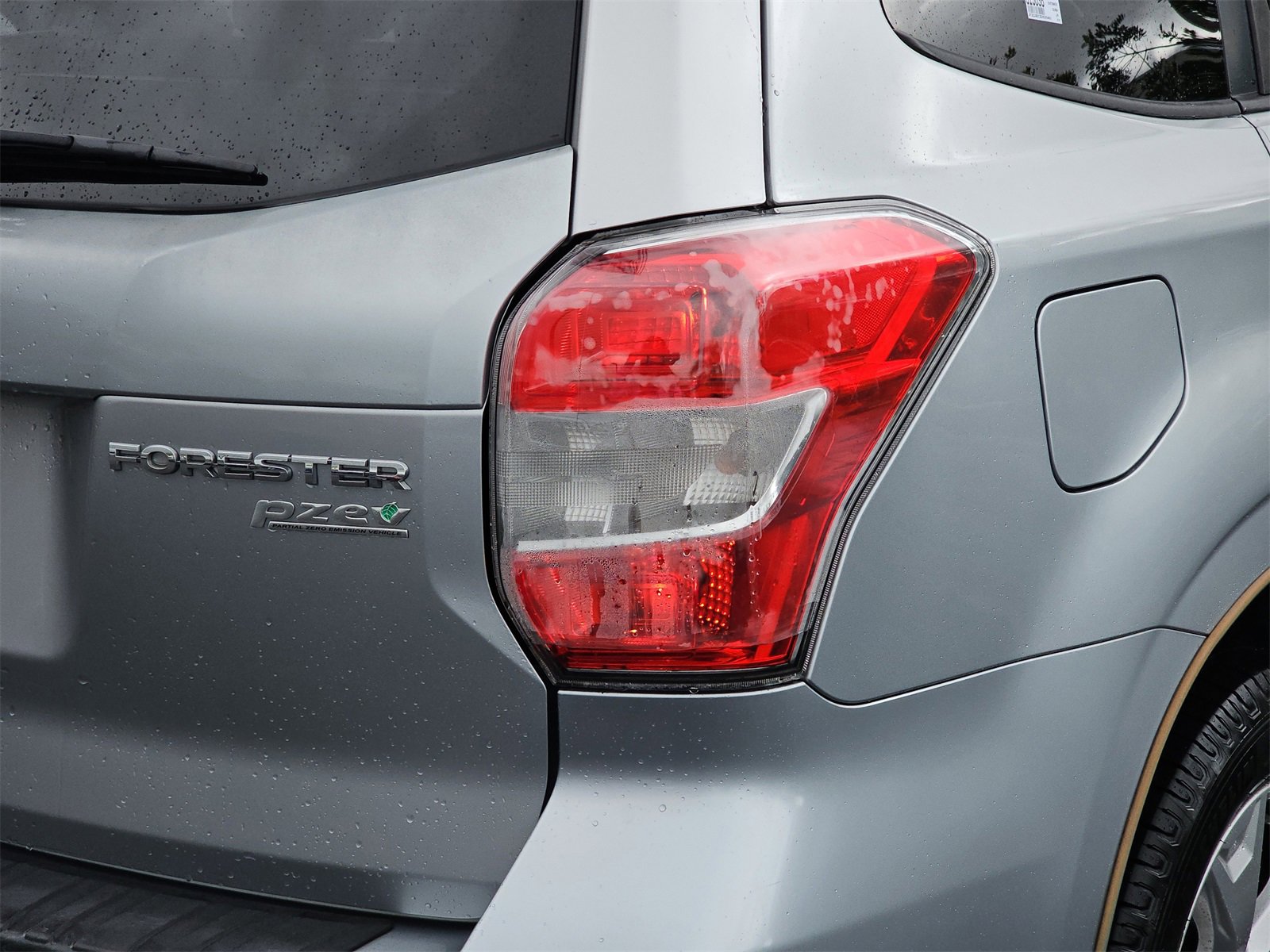 Used 2014 Subaru Forester 2.5i Premium w/ All-Weather Package image 11