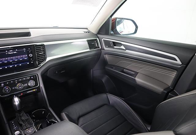 Used 2021 Volkswagen Atlas SEL Premium image 19