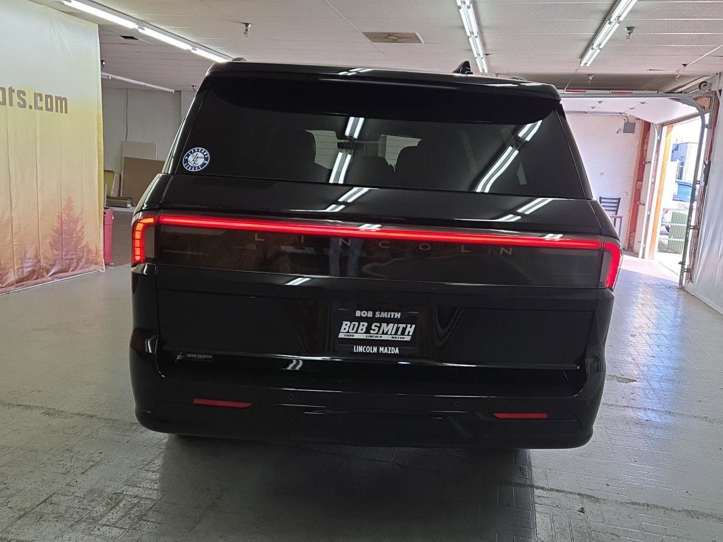 New 2025 Lincoln Navigator L Reserve w/ Jet Appearance Package image 26