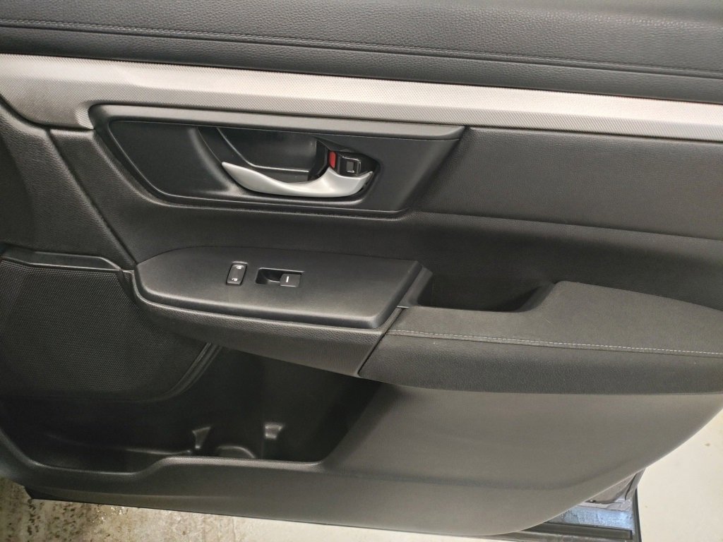 Used 2019 Honda CR-V LX image 9
