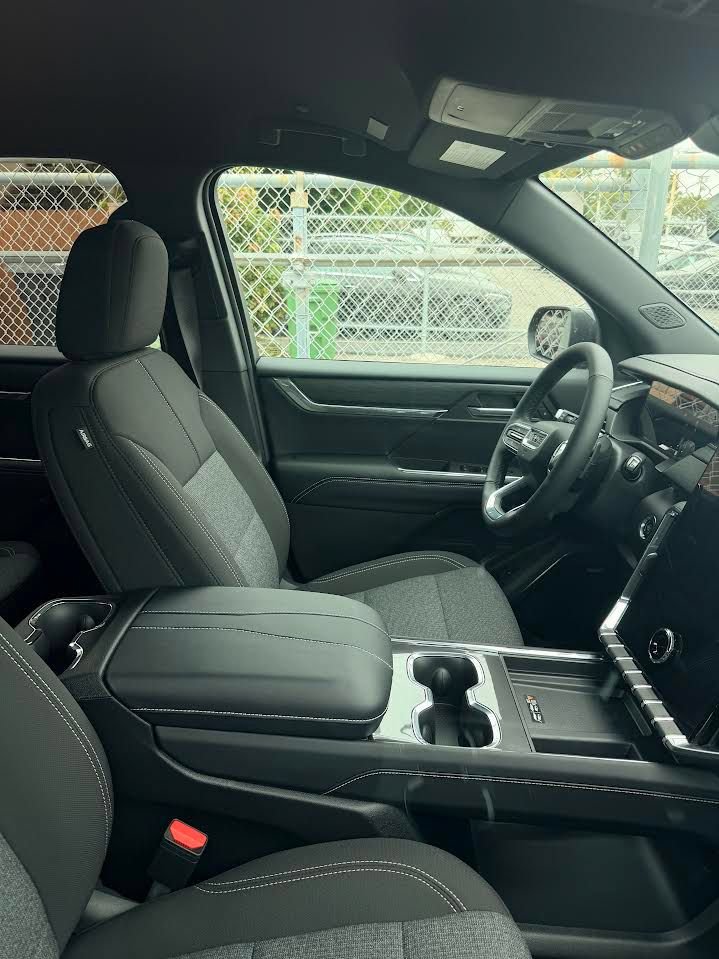 Used 2026 GMC Acadia Elevation w/ Black Edition AWD/4WD image 3