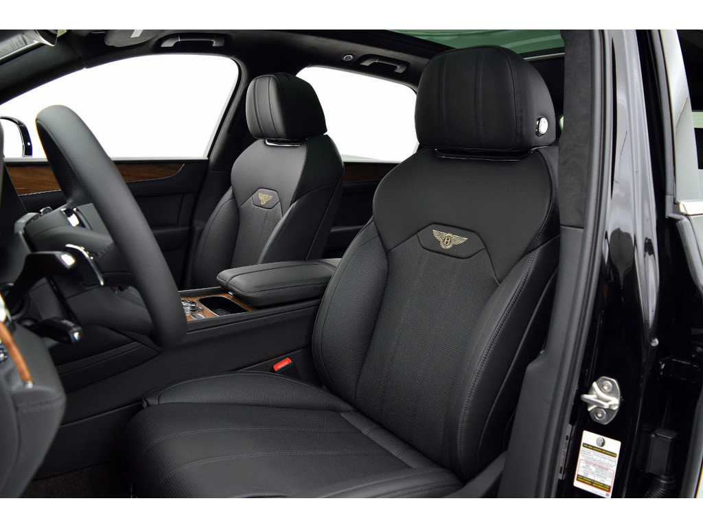 Certified 2021 Bentley Bentayga Plug-In Hybrid AWD/4WD image 9