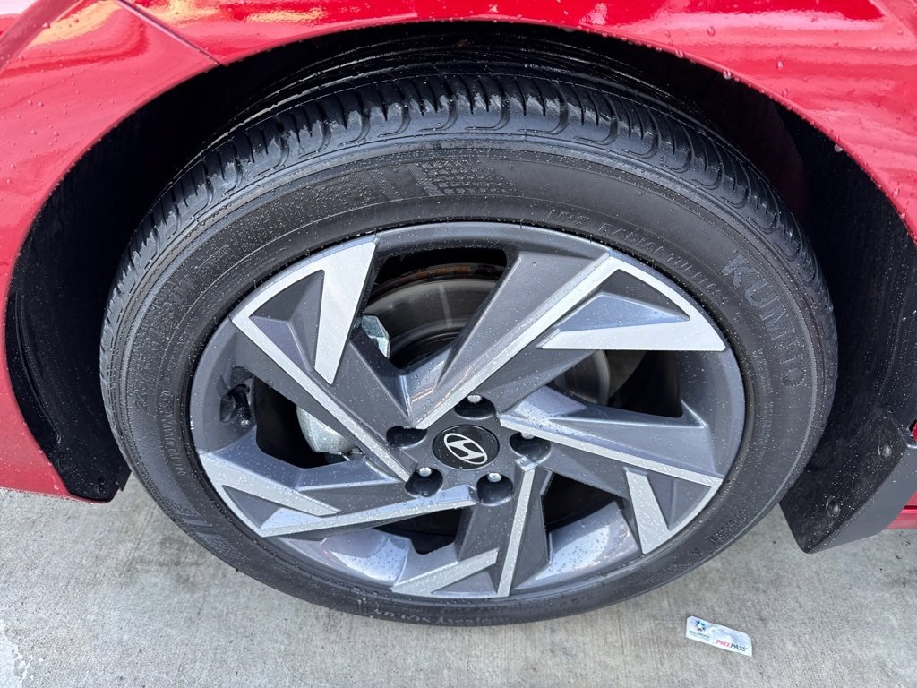Certified 2025 Hyundai Elantra Sport image 19
