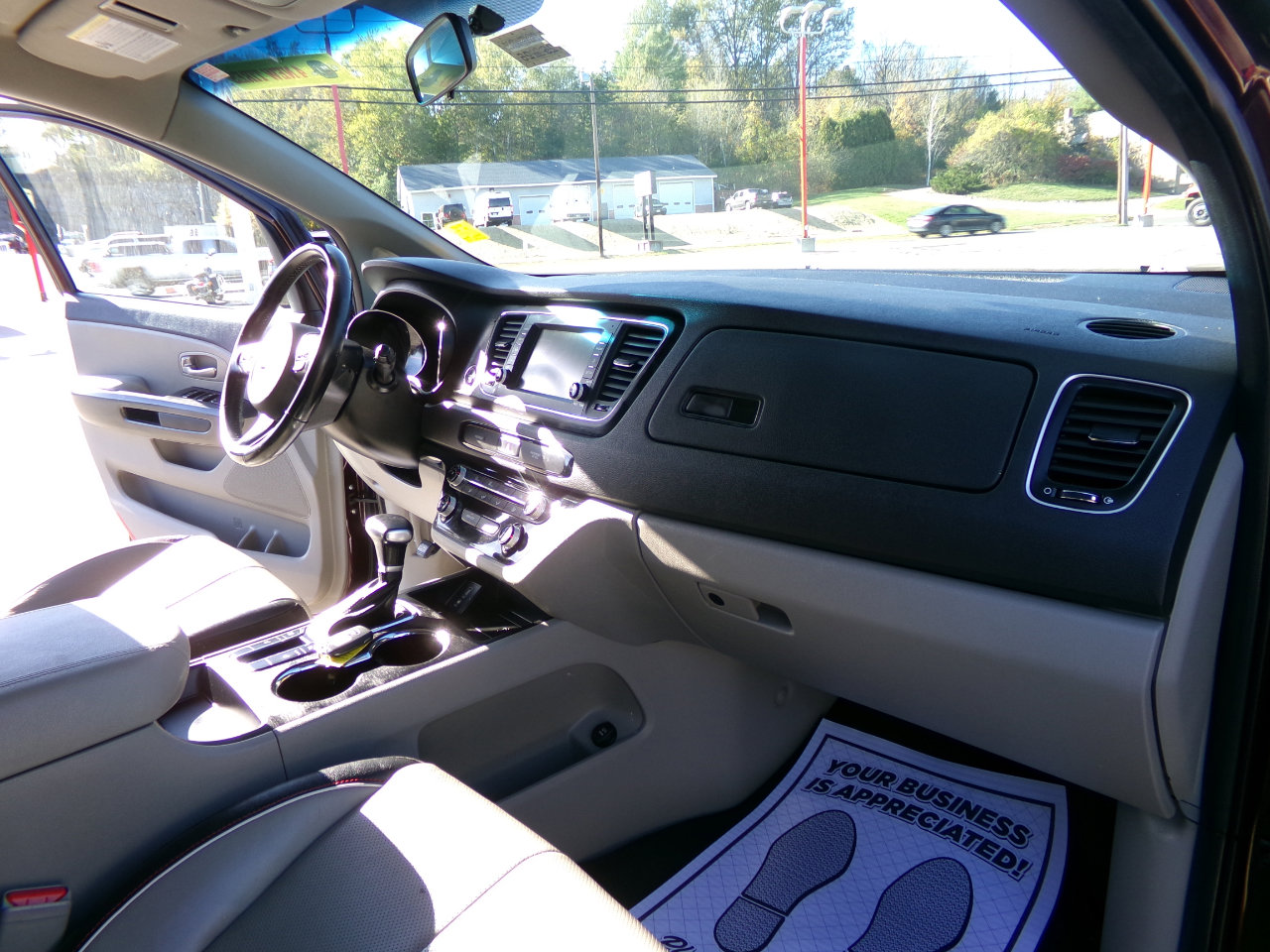 Used 2020 Kia Sedona EX image 22