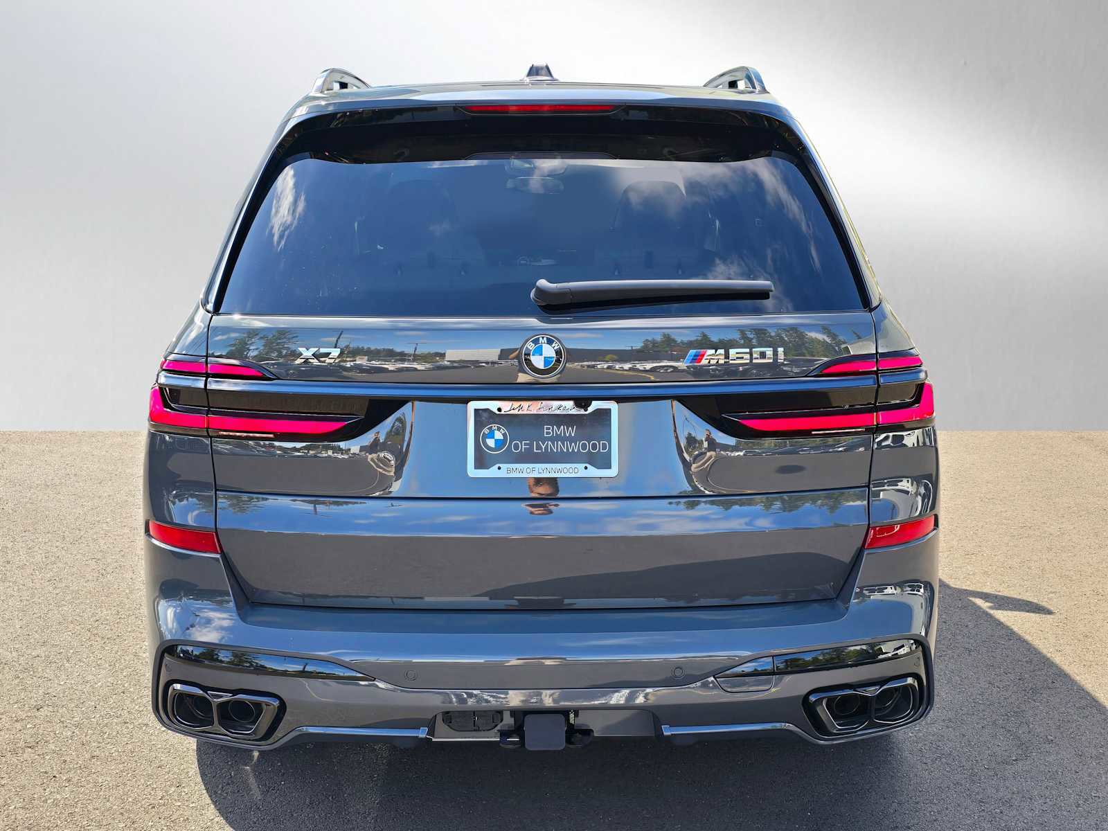 New 2026 BMW X7 M60i image 4