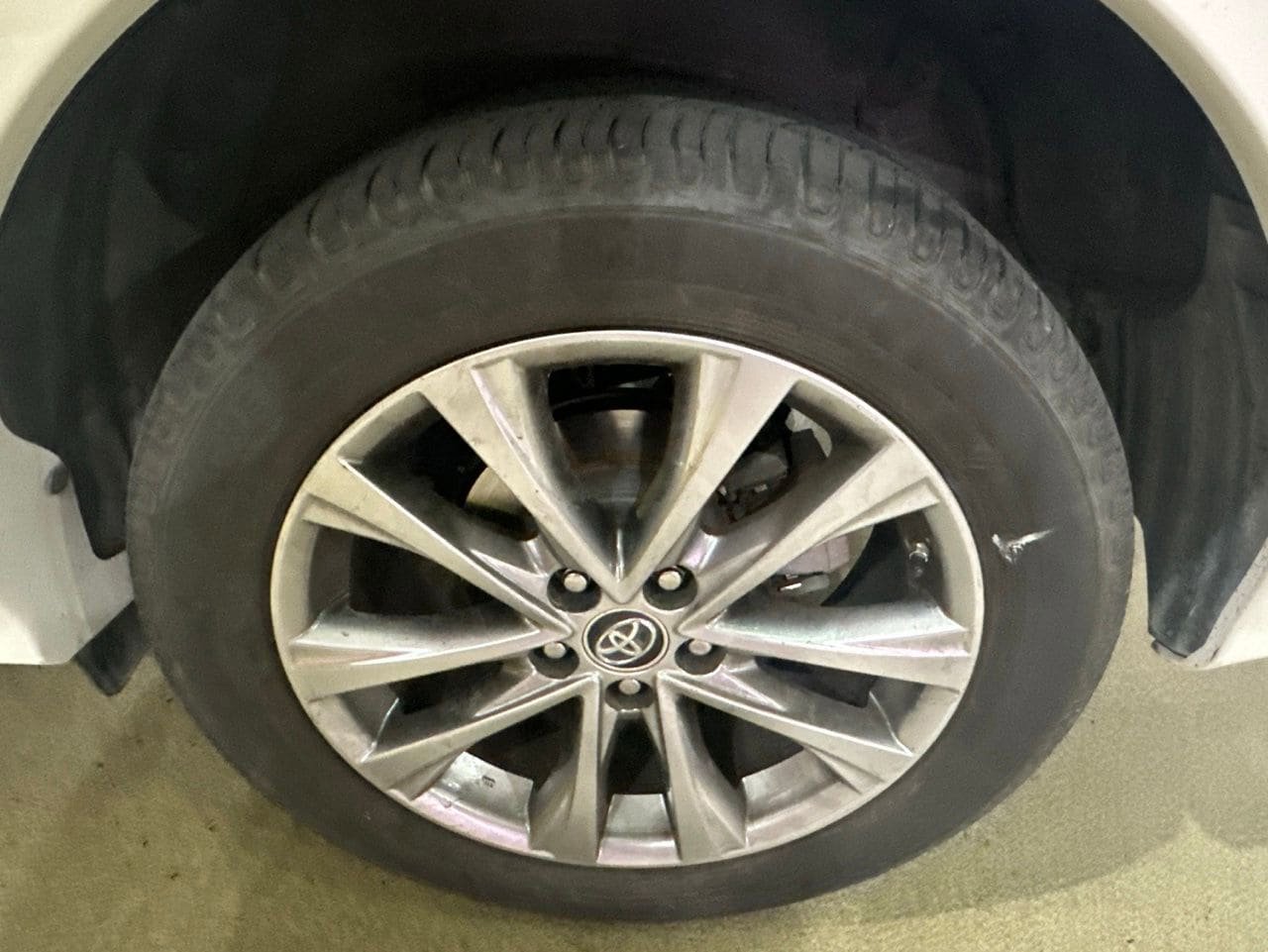 Used 2017 Toyota RAV4 Platinum FWD image 9