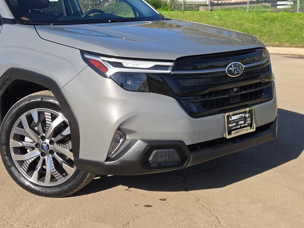 Certified 2025 Subaru Forester Touring AWD/4WD image 2
