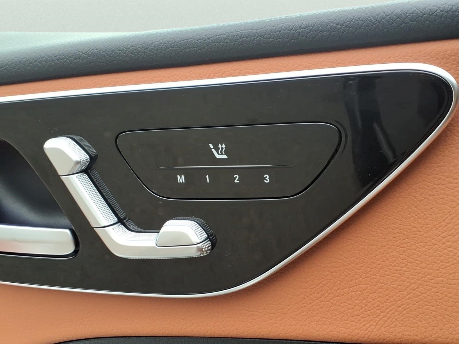 Certified 2023 Mercedes-Benz C 300 4MATIC Sedan image 24