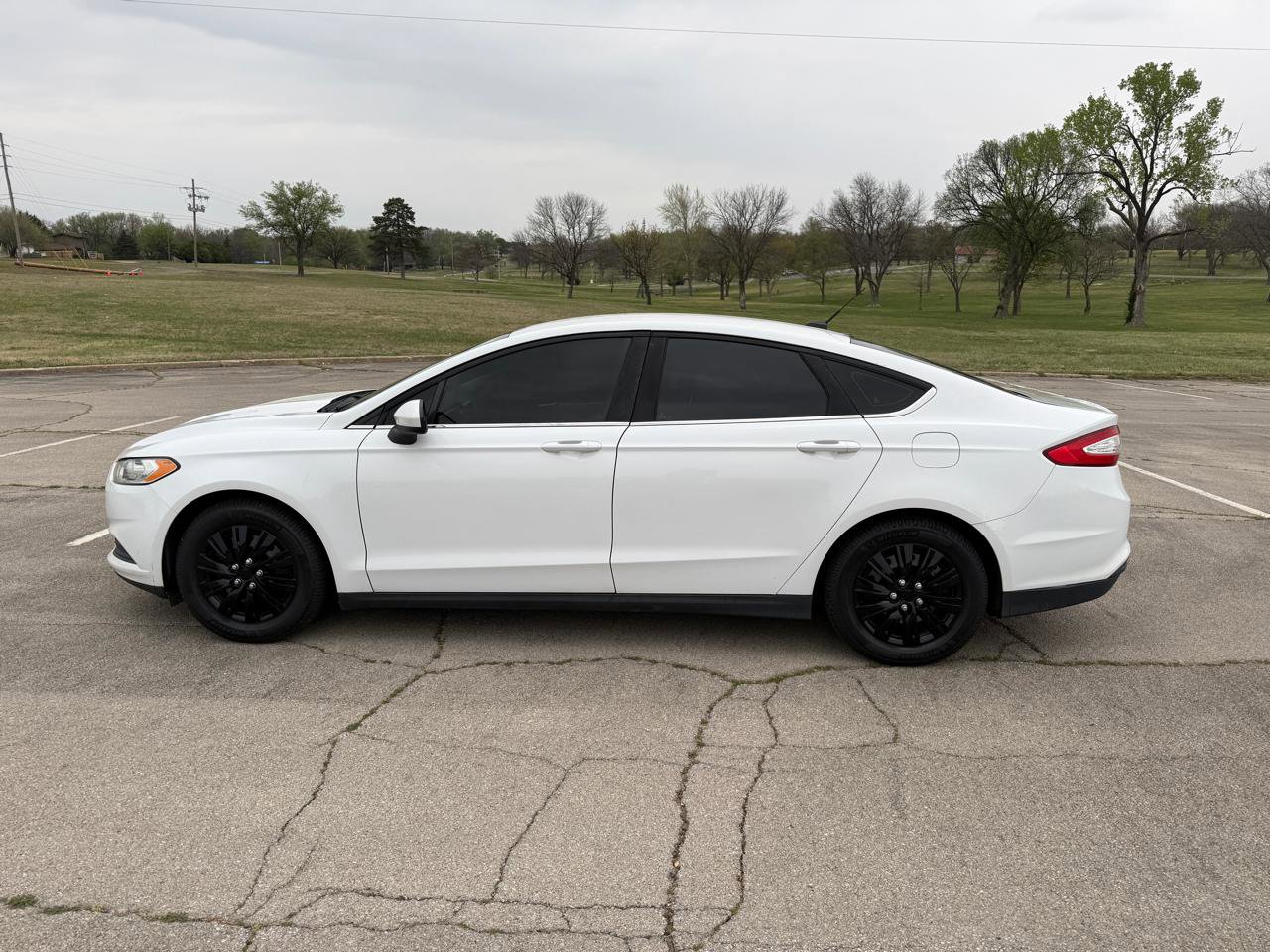 Used 2014 Ford Fusion S image 3