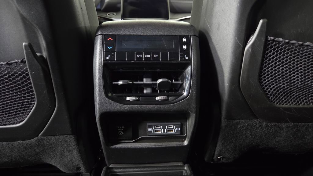 Used 2023 Jeep Grand Cherokee L Limited w/ Luxury Tech Group II AWD/4WD image 36