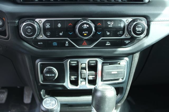Used 2024 Jeep Wrangler Unlimited Sahara AWD/4WD image 15