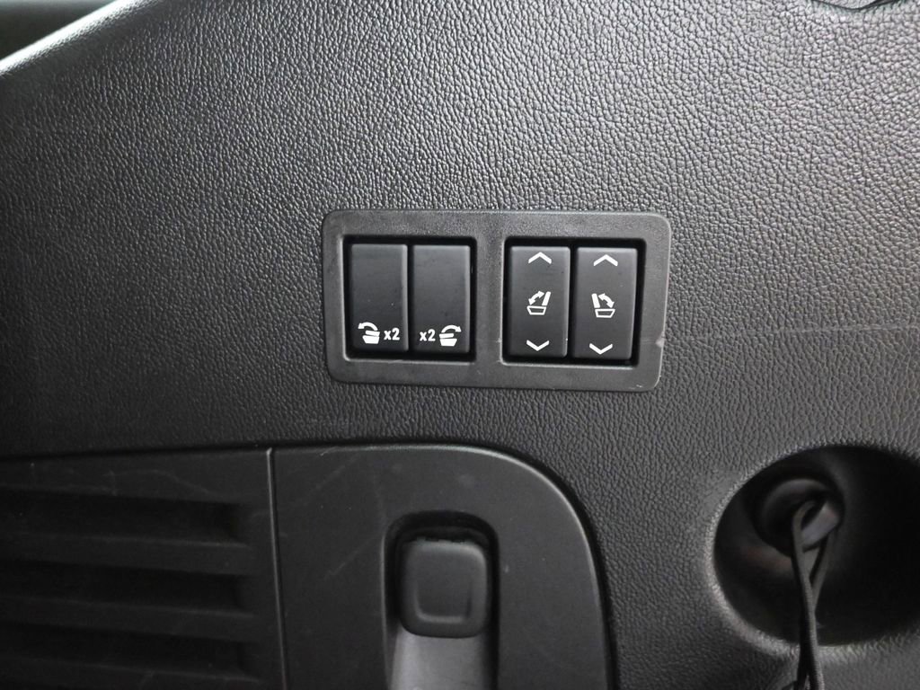 Used 2016 Cadillac Escalade Luxury image 13