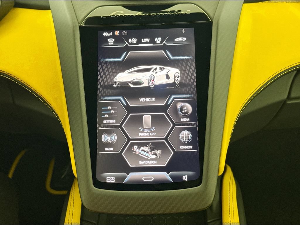 Used 2024 Lamborghini Revuelto AWD/4WD image 15