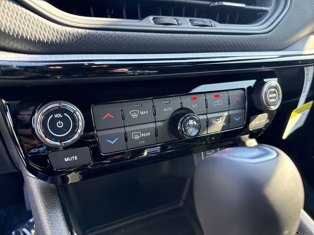 New 2026 Jeep Compass Trailhawk w/ Sun, Sound & Navigation Group AWD/4WD image 37