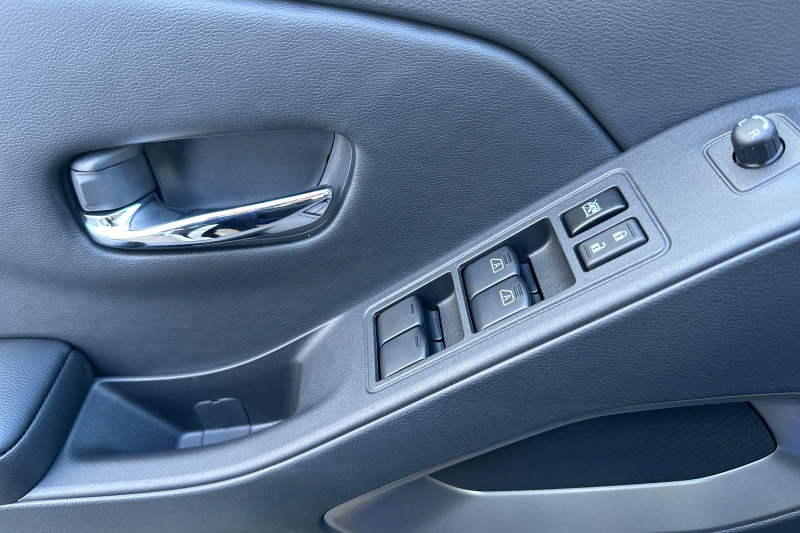 New 2026 Nissan Frontier SV w/ Tow Package RWD image 8