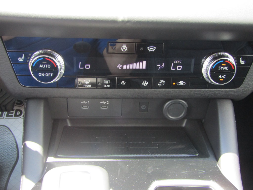 Used 2026 Mitsubishi Outlander AWD image 24