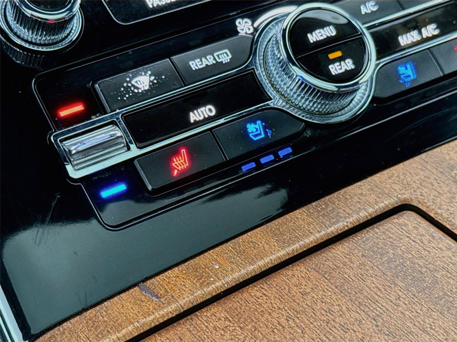 Used 2023 Lincoln Navigator Black Label AWD/4WD image 19