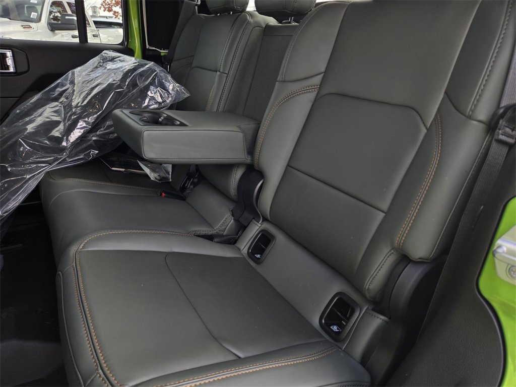 New 2025 Jeep Gladiator Mojave image 13