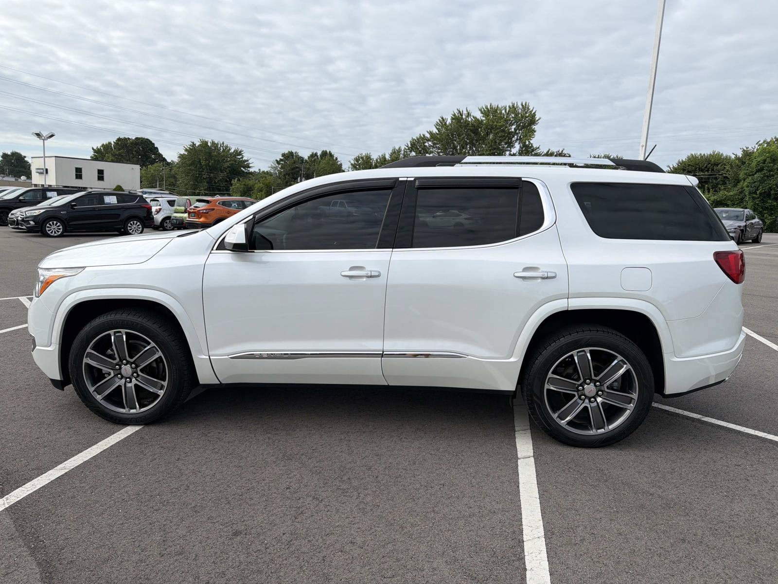 Certified 2017 GMC Acadia Denali w/ Technology Package FWD image 4