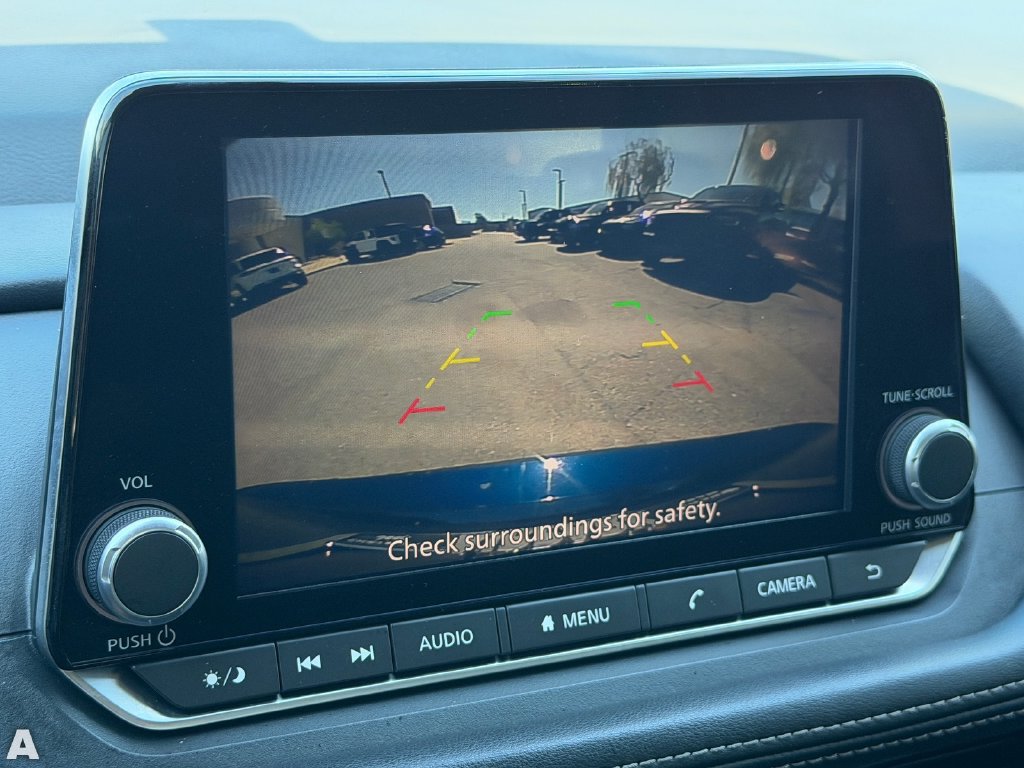 Used 2025 Nissan Rogue SV FWD image 23
