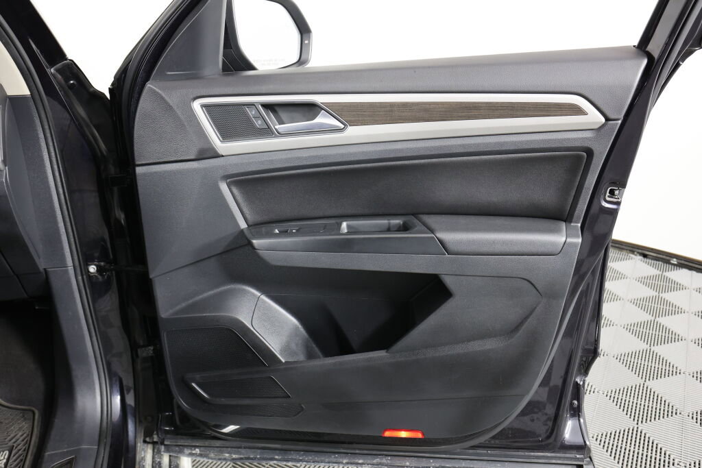 Used 2019 Volkswagen Atlas SEL R-Line image 26