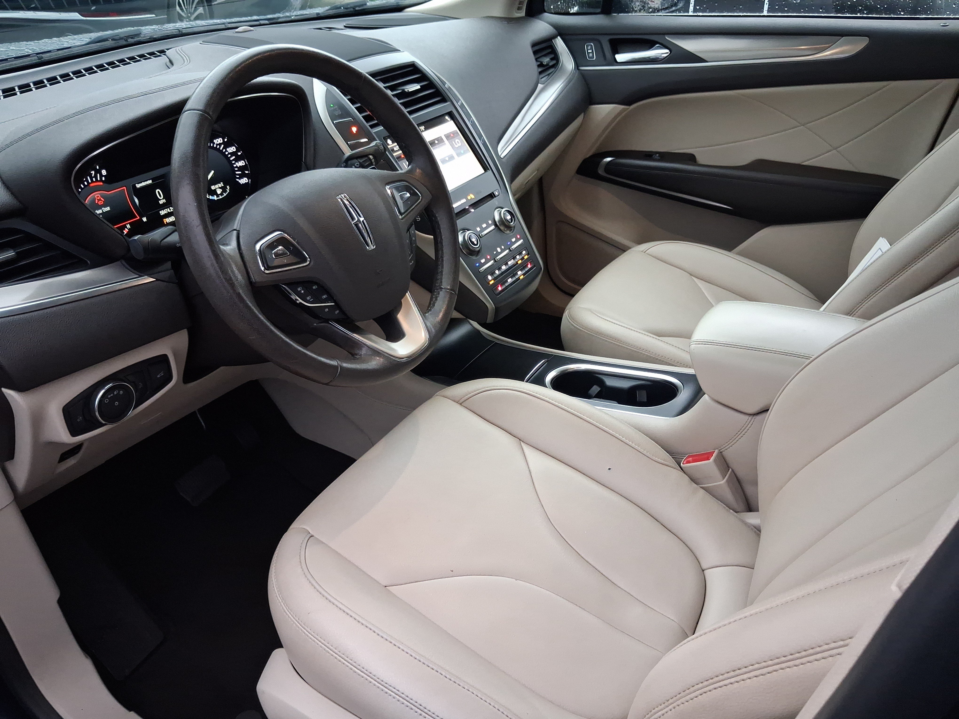 Used 2019 Lincoln MKC Premiere FWD image 11
