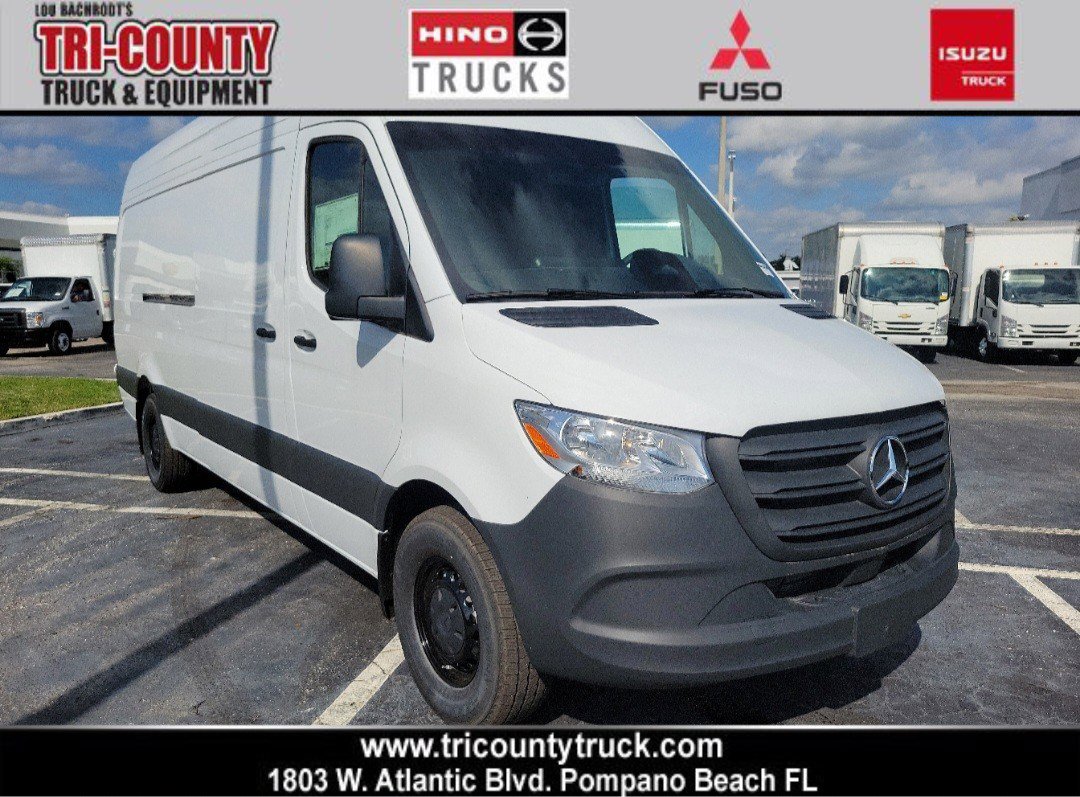 Used 2025 Mercedes-Benz Sprinter 2500 image 1