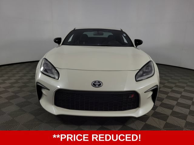 Used 2025 Toyota GR86 Premium RWD image 2