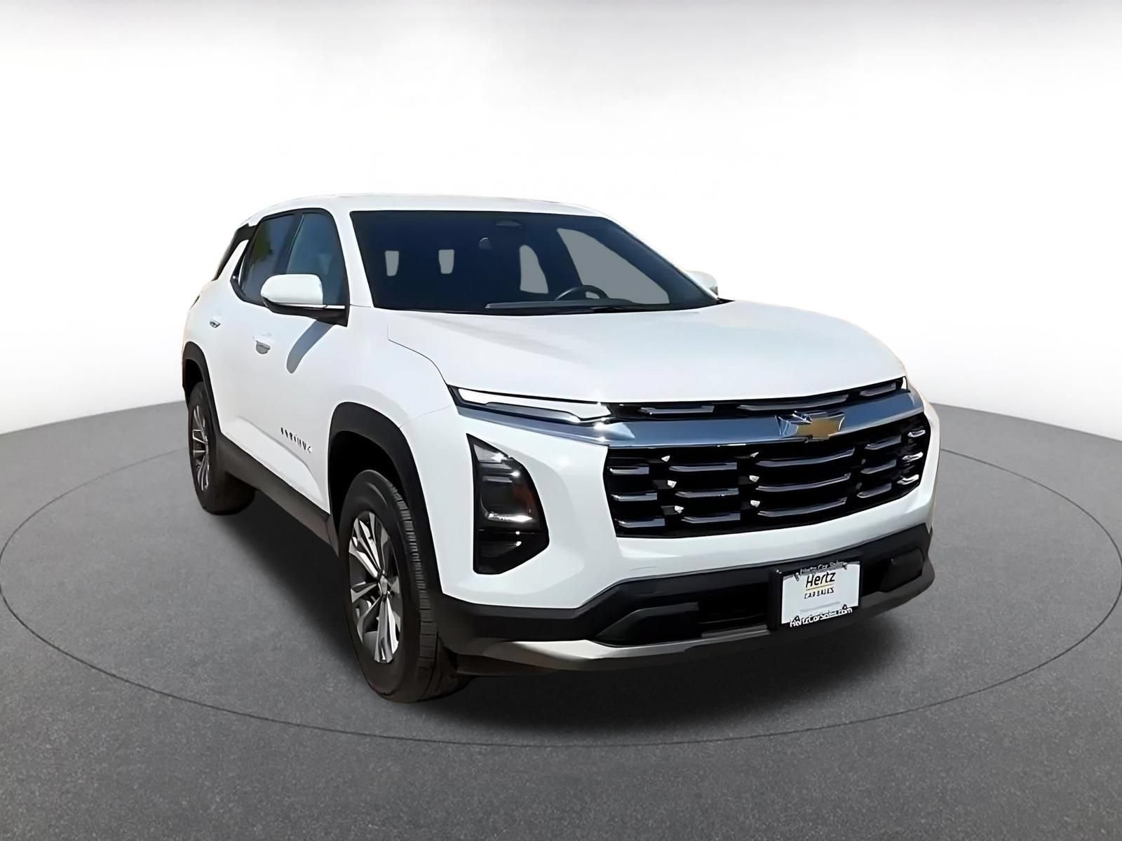 Used 2025 Chevrolet Equinox LT FWD image 3