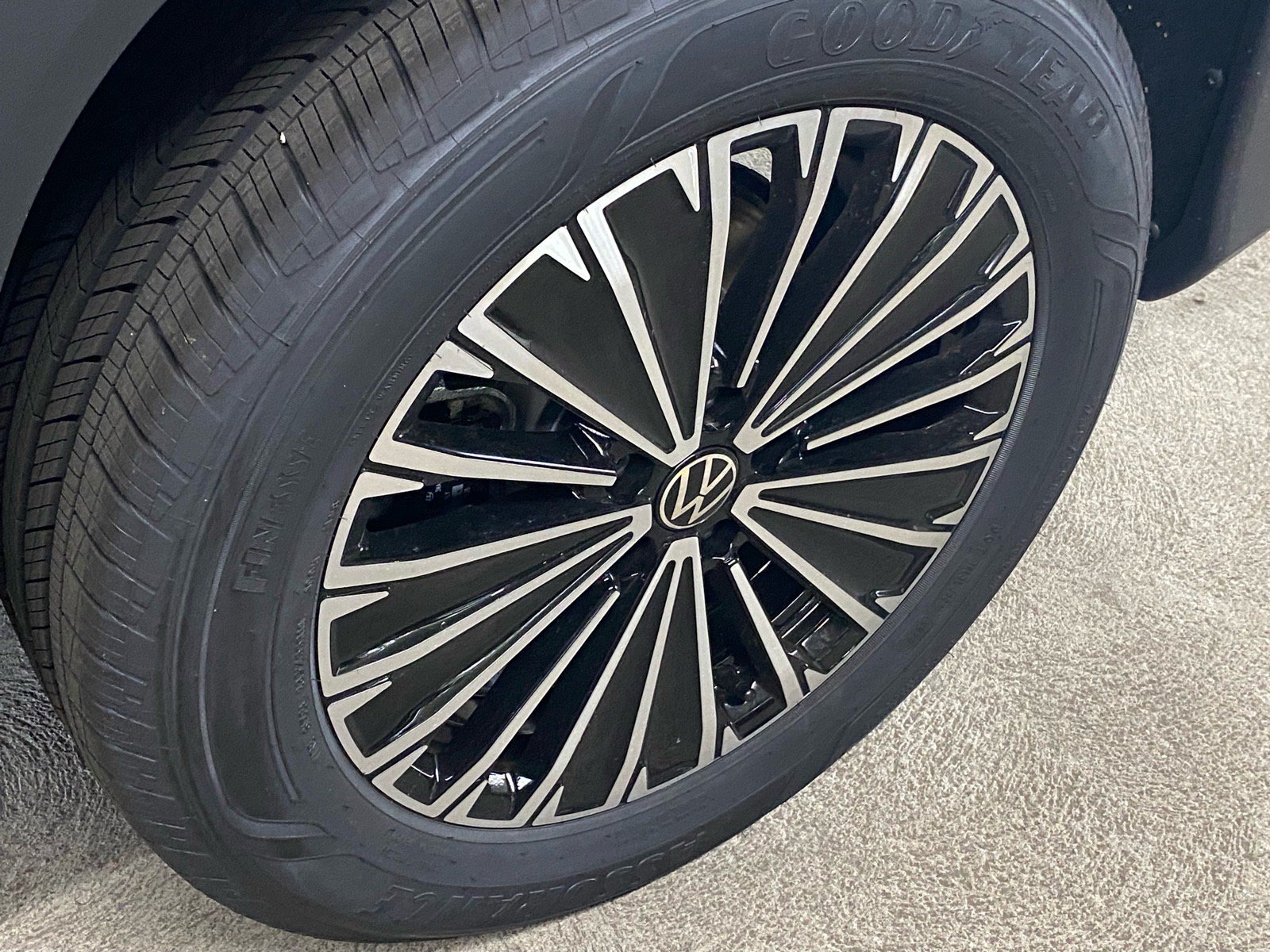 New 2026 Volkswagen Tiguan S AWD/4WD image 10