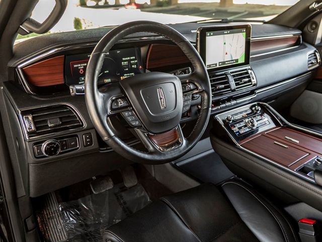 Used 2021 Lincoln Navigator L Reserve image 17