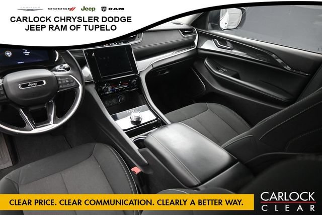 Used 2022 Jeep Grand Cherokee L Laredo w/ Luxury Tech Group I AWD/4WD image 32