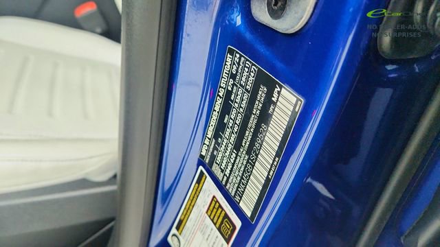 Used 2025 Mercedes-Benz GLC 350e 4MATIC w/ AMG Line image 67