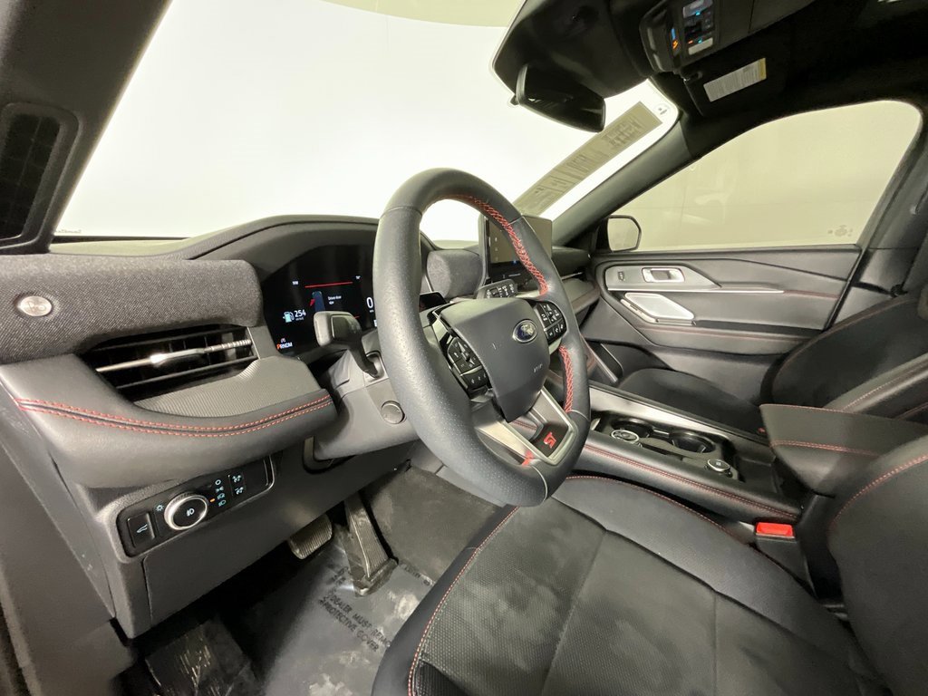 Used 2025 Ford Explorer ST image 15