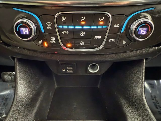 Used 2021 Chevrolet Traverse RS image 43