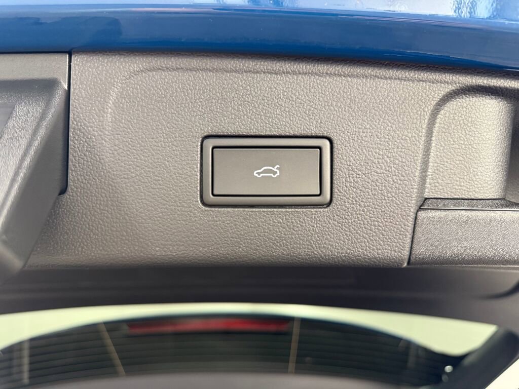 New 2026 Volkswagen Atlas SE image 10