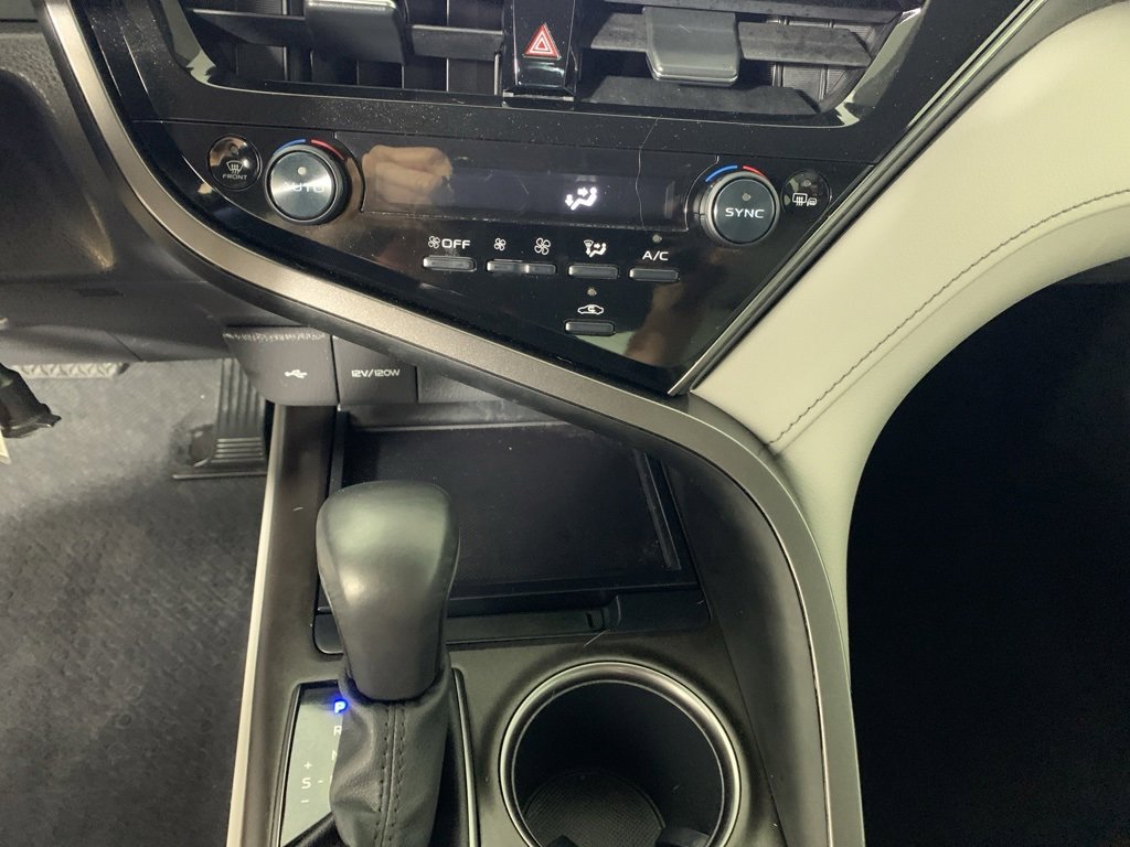 Used 2022 Toyota Camry SE image 25