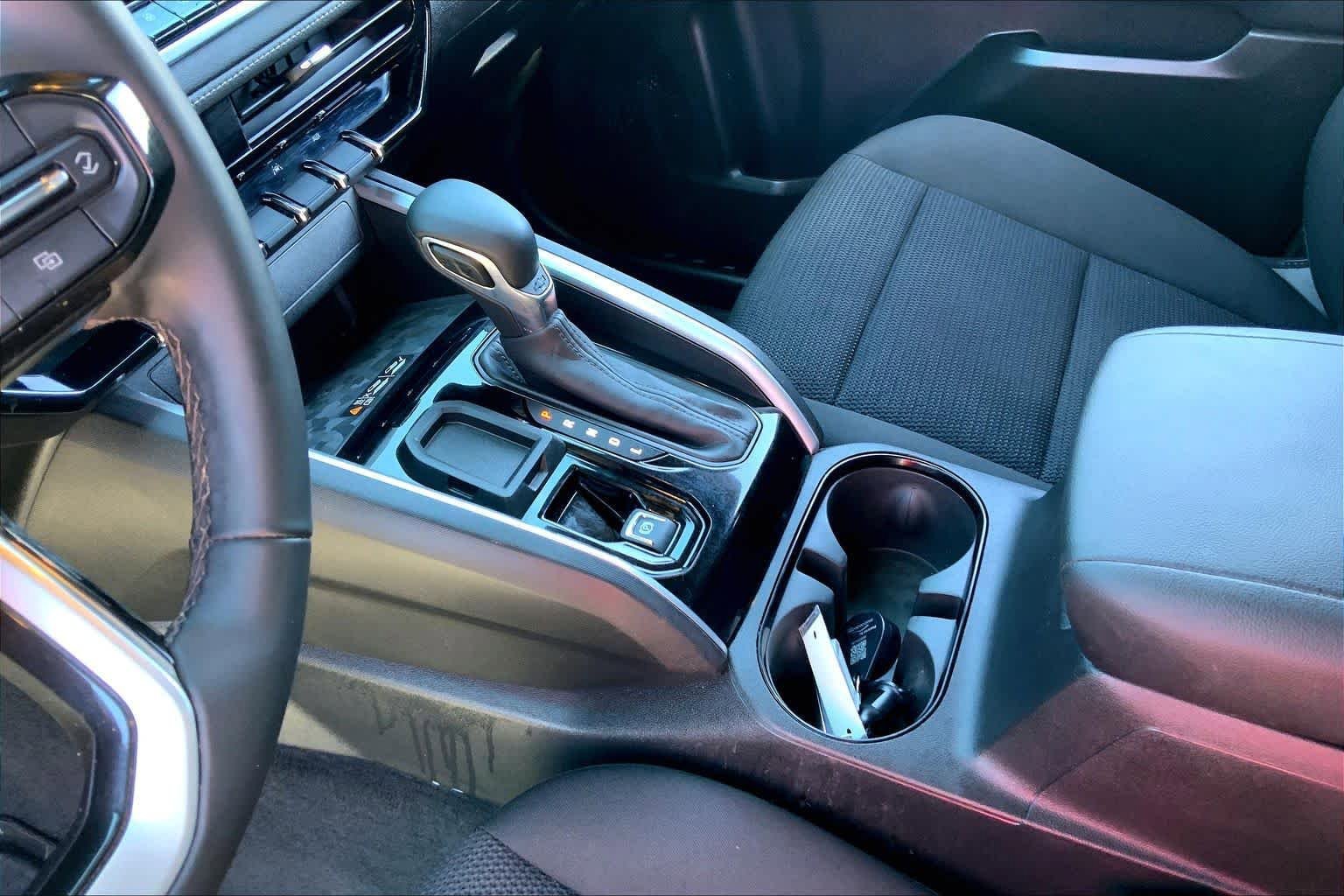 Used 2024 Chevrolet Colorado LT w/ LT Convenience Package II image 16