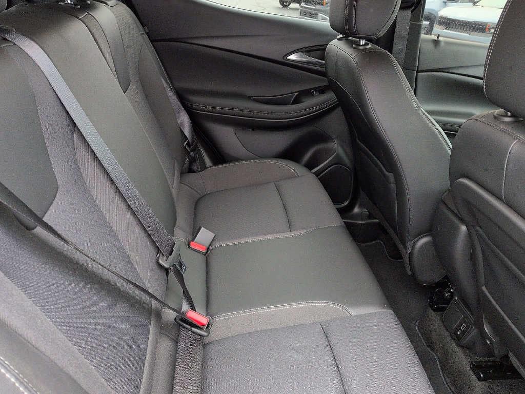 Used 2022 Buick Encore GX Preferred w/ Cold Weather Comfort Package FWD image 8