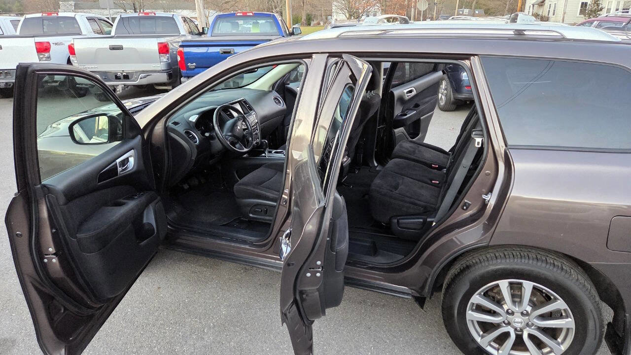 Used 2015 Nissan Pathfinder SV w/ Cargo Package image 24