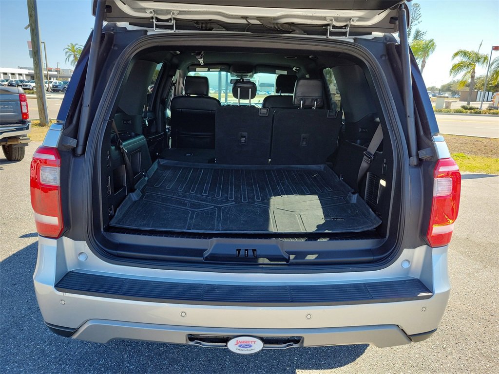 Used 2019 Ford Expedition XLT w/ Equipment Group 202A image 9