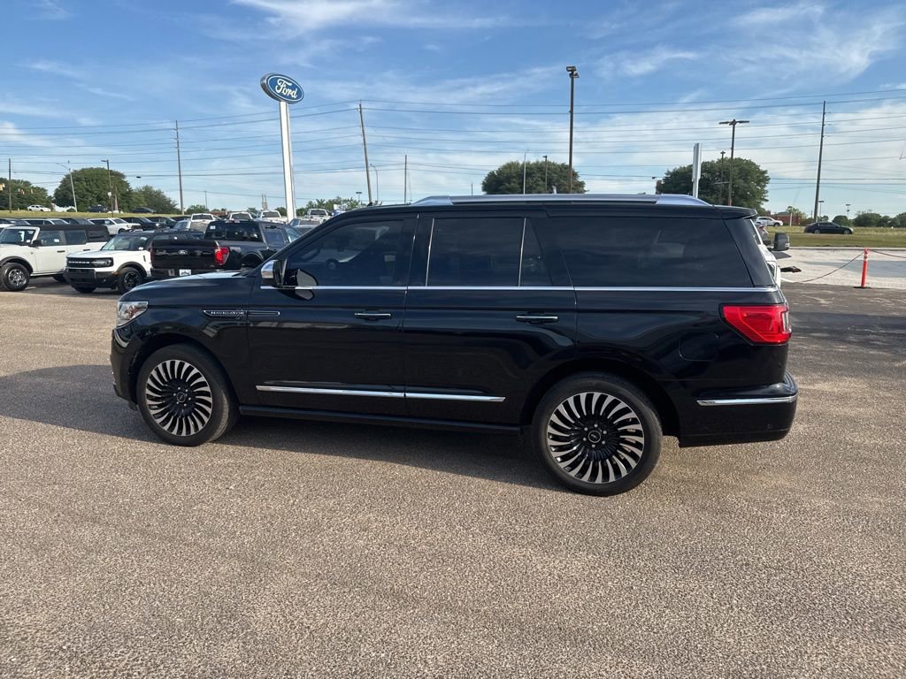 Used 2020 Lincoln Navigator Black Label w/ Cargo Convenience Package AWD/4WD image 10